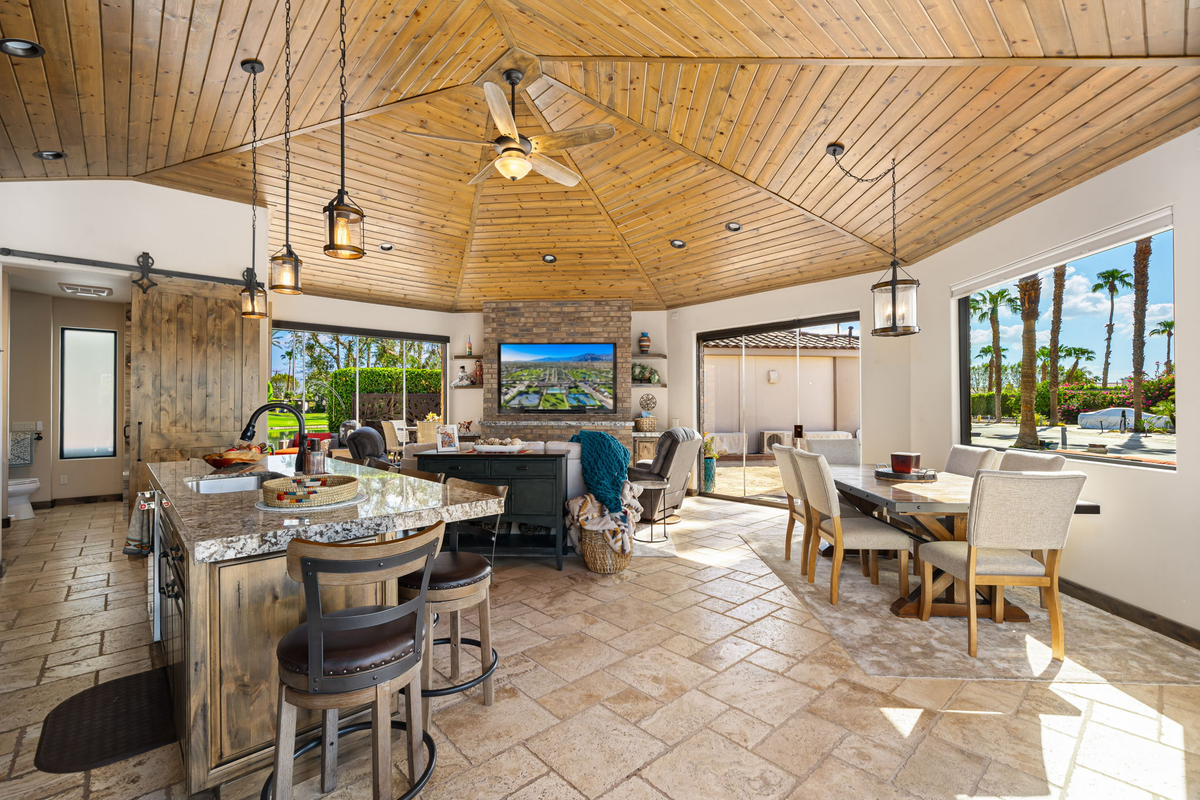 ORI 258| Divot Lane | JUST LISTED